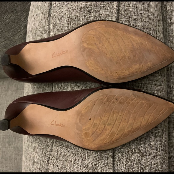Clarks Maroon Heels - Picture 6 of 6